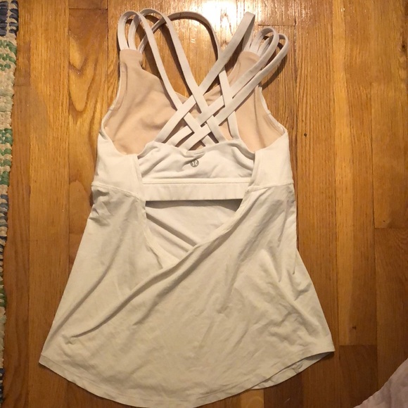 Lulu workout tank top - Picture 2 of 3